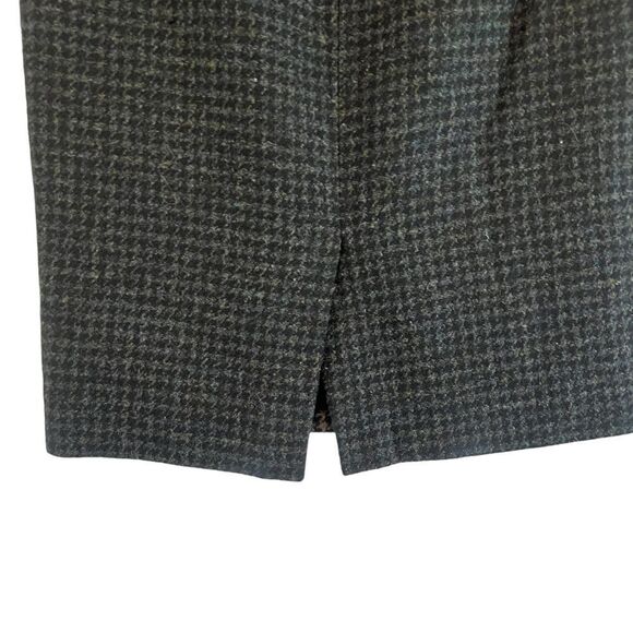 J. Crew 100% wool skirt. Lined size 4 - Picture 6 of 9